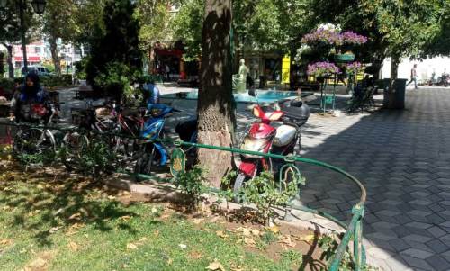 Eskişehir'de kural tanımayanlar orayı da park yeri yaptılar!