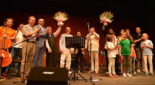 ESKİŞEHİR'DE LATİN RÜZGARLARI ESTİ