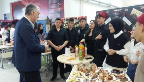 Eskişehir'de liseli öğrencilerden Gazze'ye anlamlı bağış