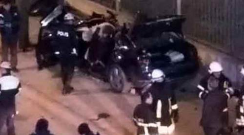 Eskişehir'de lüks otomobil paramparça: 1 ölü, 2 yaralı