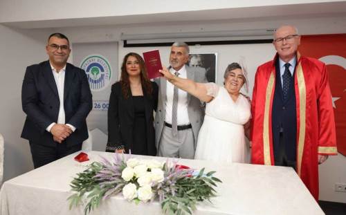 Eskişehir’de Lütfü Yüksel Yaşlı Bakım Merkezi'nde ilk evlilik heyecanı!