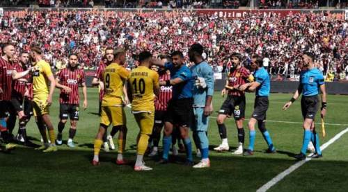 Eskişehir'de maç kavga ile başladı