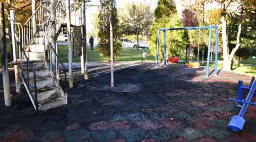 Eskişehir'de magandalar çocuk parkını yaktı!