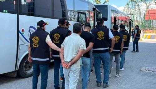 Eskişehir'de mahalle kavgasında polis de yaralanmıştı! 18 şüpheli adliyede
