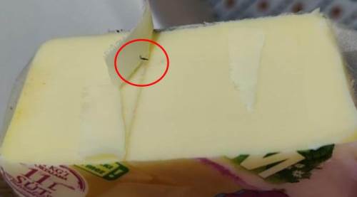 Eskişehir'de marketten kaşar aldı, içinden çıkana inanamadı!