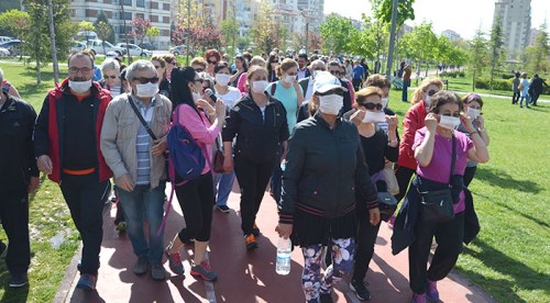 Eskişehir'de maskeli temiz hava yürüyüşü