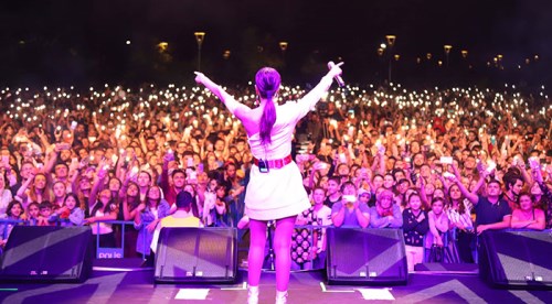 Eskişehir'de Merve Özbey konseri