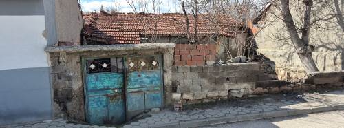 Eskişehir’de metruk evde yaşam savaşı veren 64 yaşındaki adam yardım bekliyor!