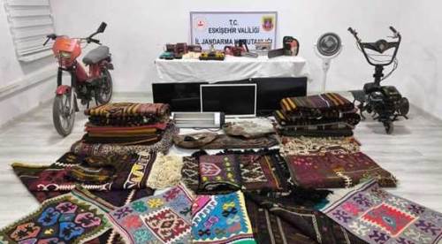 Eskişehir’de mezarcı kılığında akılalmaz hırsızlık: 20 eve girdiler...