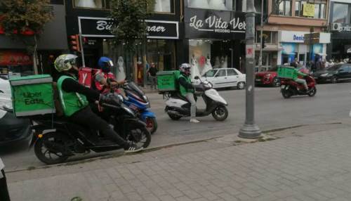 Eskişehir’de motokurye trafiği tartışılıyor! Vatandaşlardan denetim çağrısı