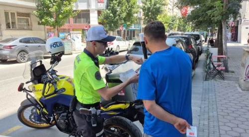 Eskişehir'de motosiklet sürücüsü kesilen cezalarla neye uğradığını şaşırdı!