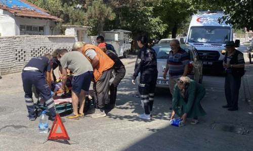 Eskişehir’de motosikletli kurye otomobille çarpıştı