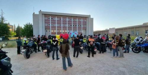 Eskişehir'de motosikletlilerden onkoloji servisindeki çocuklara moral konvoyu