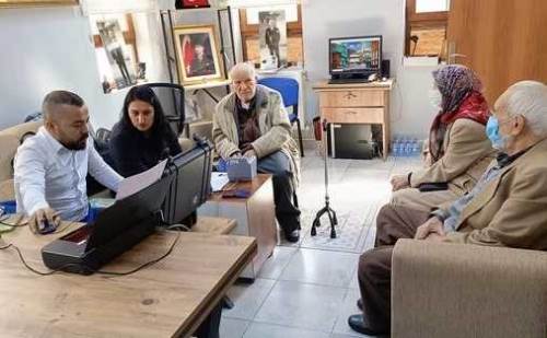 Eskişehir'de muhtarlardan yaşlılara büyük kolaylık