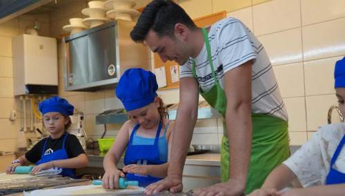  Eskişehir'de Mutfak Atölyesi’ne çocuk aşçılar damga vuruyor!