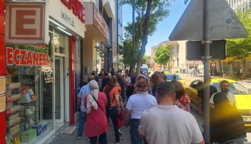 Eskişehir’de Nüfus Müdürlüğü’nde yoğunluk: Uzun kuyruklar oluştu