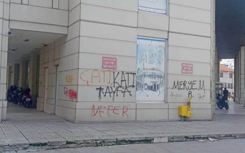 Eskişehir’de o binanın duvarları böyle kirletiliyor