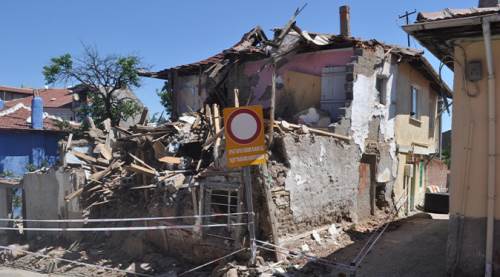 Eskişehir'de o binanın yıkımı nihayet başladı!