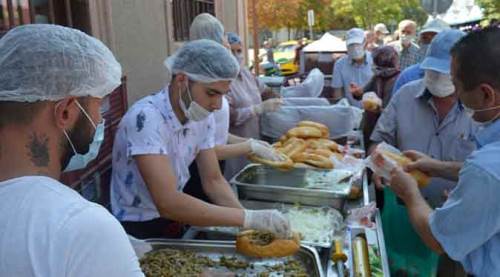Eskişehir'de o geleneği koronavirüs de bozamadı!