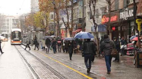 Eskişehir’de öğle saatlerine dikkat: Kuvvetli geliyor!