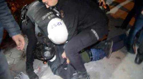 Eskişehir'de öğrenci eylemi: Polis müdahale etti, gözaltılar var!