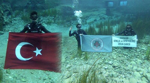 Eskişehir'de öğrenciler Sakaryabaşı'na akın etti