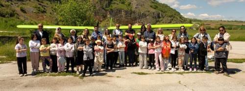 Eskişehir'de öğrenciler Türkkuşu tesislerini gezdi