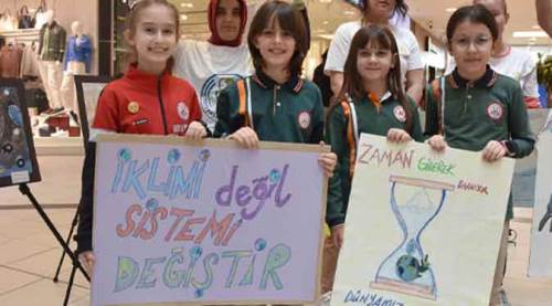 Eskişehir'de öğrencilerden 15 Mayıs'a  özel sergi