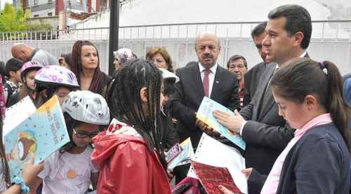 Eskişehir’de öğrencilerin karne heyecanı