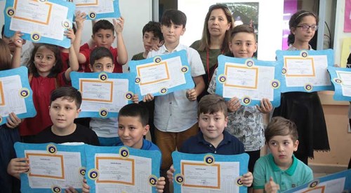 Eskişehir'de öğrencilerin karne sevinci