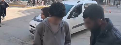 Eskişehir’de öğrenciyi tespih bahanesiyle sıkıştırdı! O anlar kamerada