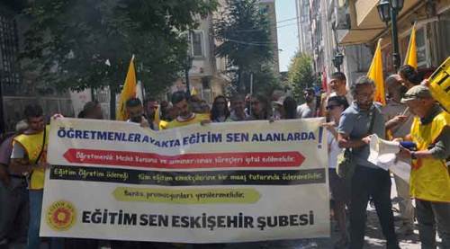 Eskişehir'de öğretmenler ayakta!