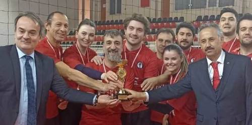 Eskişehir'de öğretmenler yarıştı kupalarını aldı