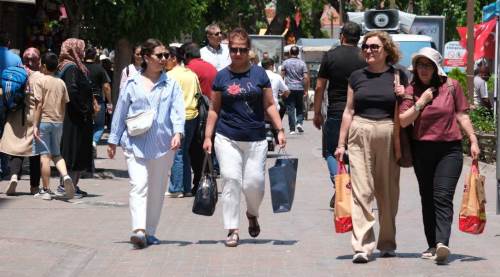 Eskişehir’de okul alışverişi başladı ama fiyatlar vatandaşa fren yaptırdı!