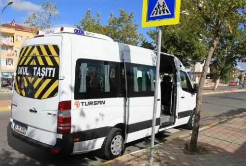 Eskişehir’de okul çevrelerinde sıkı denetim: 2 bin 751 kişi sorgulandı