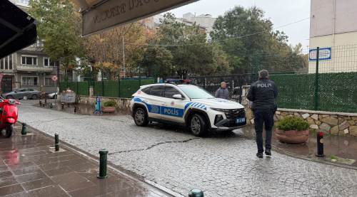 Eskişehir'de okul çevresinde silahlı öğrenci ihbarı! Polis harekete geçti
