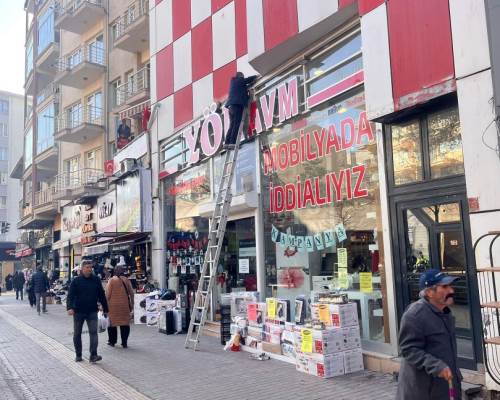 Eskişehir'de önlemsiz çalışan vatandaşları endişelendirdi