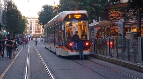 Eskişehir'de önlenemeyen tehlike! Durdurulamıyorlar...