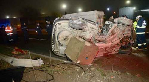 Eskişehir’de otomobil aydınlatma direğine çarptı: 1 ölü