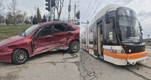 Eskişehir'de otomobil ile tramvay çarpıştı: 2 yaralı
