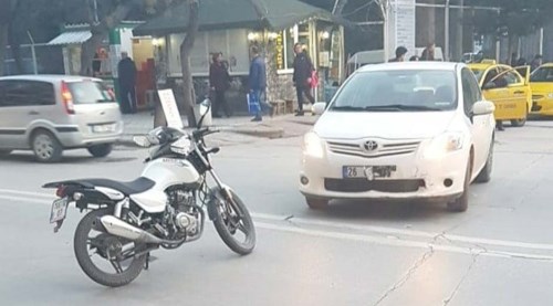 Eskişehir'de otomobil motosiklete çarptı: 1 yaralı