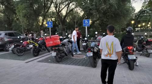 Eskişehir’de otopark krizi büyüyor: Engelli yerleri bile işgal edildi!