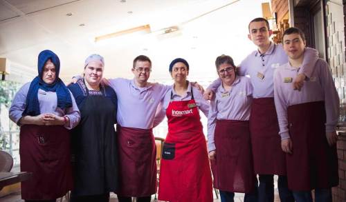 Eskişehir'de özel bireyler gökkuşağı kafelerde çok mutlu