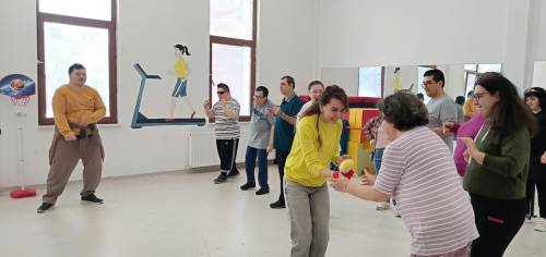 Eskişehir'de özel bireyler için drama dersleri başladı