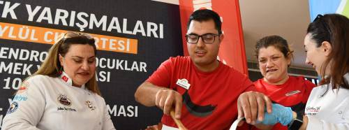 Eskişehir’de özel bireyler mutfaktaki hünerlerini sergiledi