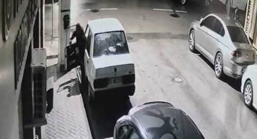 Eskişehir'de park halindeki araçtan teyp çalan şüpheli yakalandı