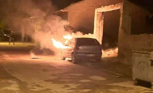 Eskişehir’de park halindeki otomobil alev alev yandı