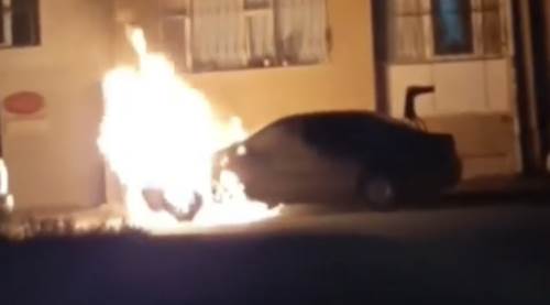 Eskişehir’de park halindeki otomobil alev alev yandı