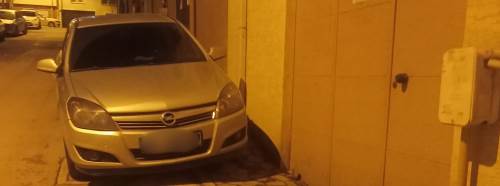 Eskişehir’de park ihlali yaya geçişini engelledi