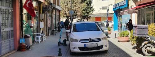 Eskişehir’de park sorunu sürücülere zor anlar yaşatıyor!
